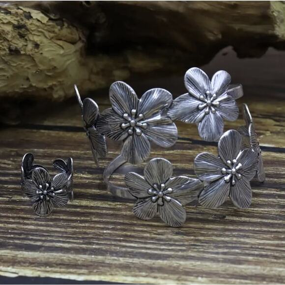 Boho Flower Cuff Bracelet & Ring Set – Silver Floral Statement Jewelry, NWT - Picture 1 of 15